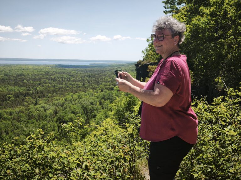 Cup and Saucer Trail und Providence Bay – Foto 11