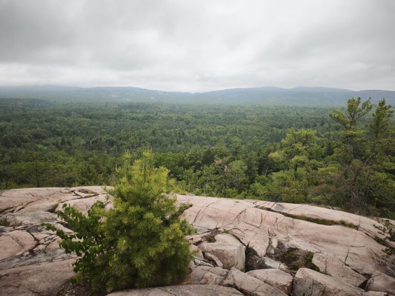 Hike zum Granite Ridge – Foto 1